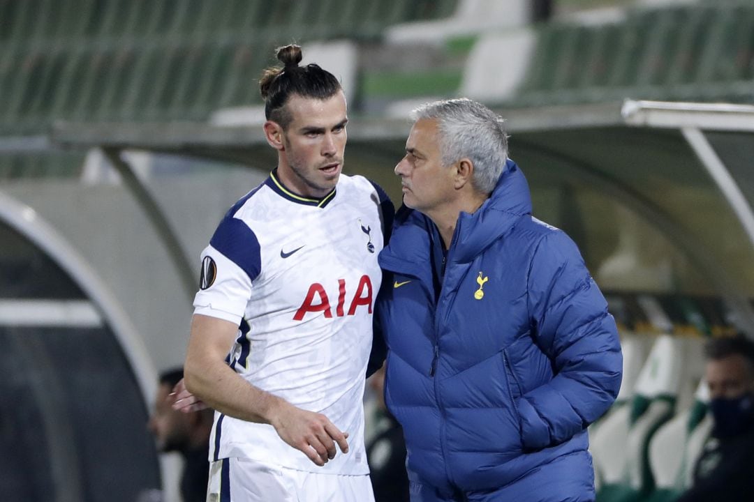 Gareth Bale y Jose Mourinho, en un partido como el Tottenham Hotspur 