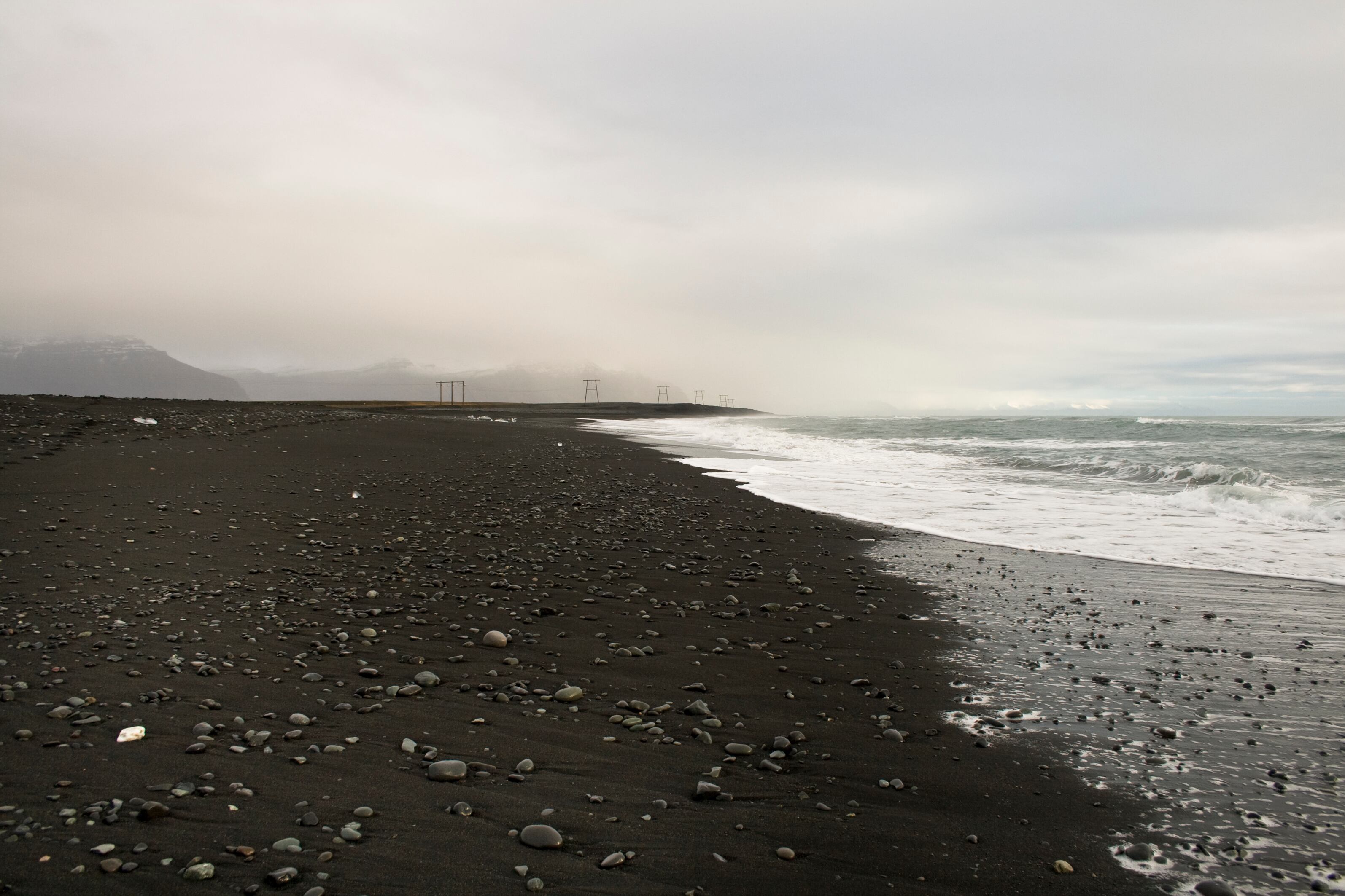 Playa de arena negra es Islandia.