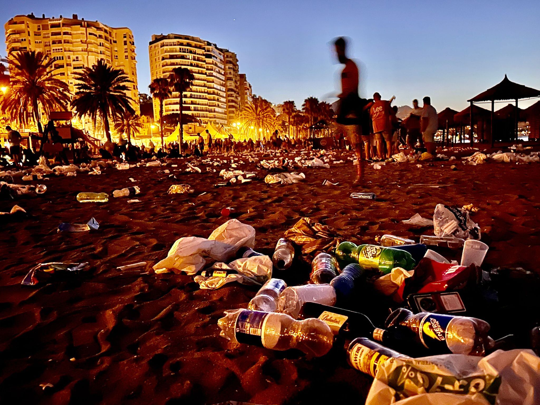 Playa de La Malagueta, este sábado 24 de junio, tras la Noche de San Juan