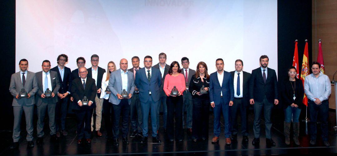 Foto de familia de los Premios Empresa y Emprendimiento Innovador de Alcobendas