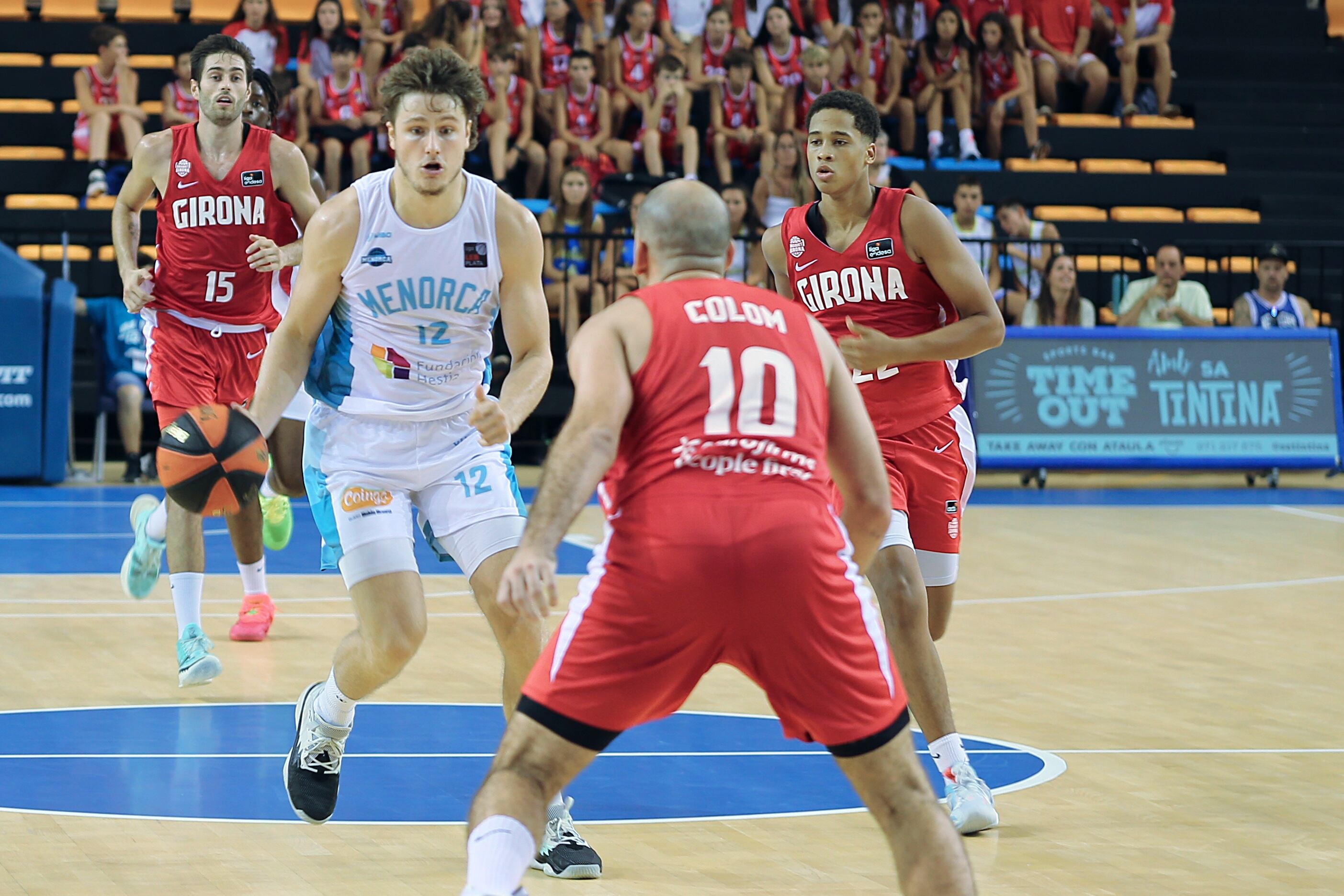 El jugador que militarà a l&#039;Hestia aquesta temporada va lluir el dorsal numero 15 del Girona al Ciutat de Maó arribant a enfrontar-se als illencs.