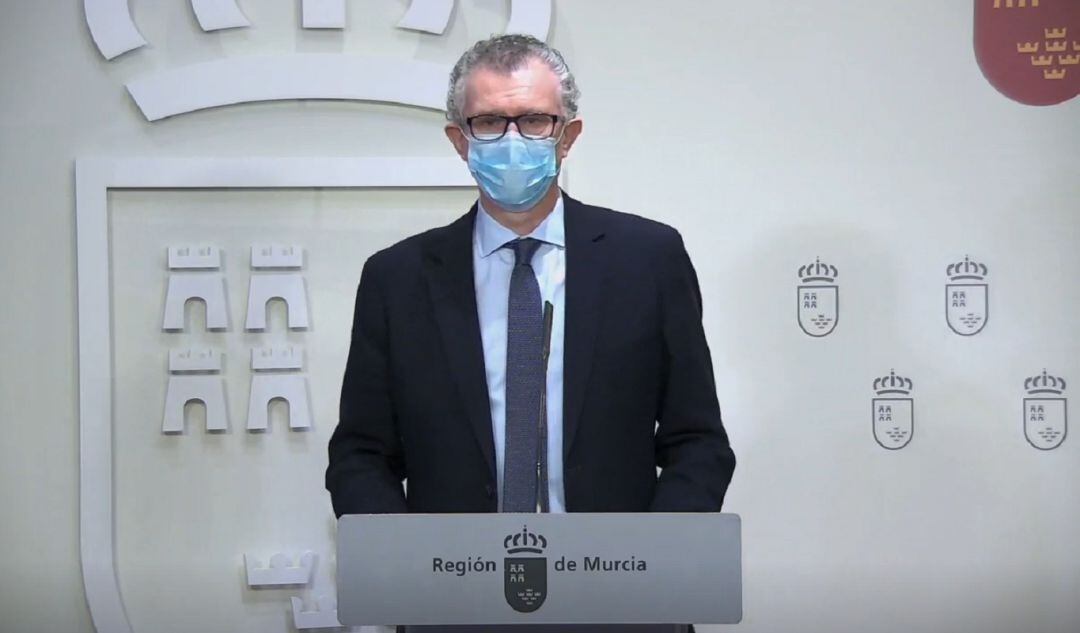 El consejero de Salud Juan José Pedreño en la rueda de prensa tras la reunión del Comité COVID-19