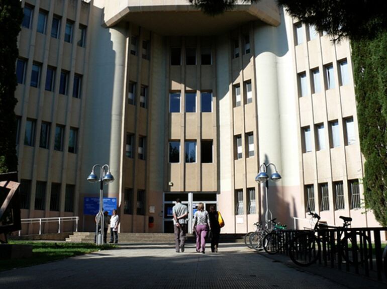 Facultad de ciencias del campus de la Universidad de Zaragoza