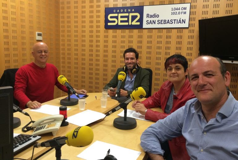 De izquierda a derecha, Odón Elorza (PSE), Borja Sémper (PP), Marian Beitilarrangoitia (EH Bildu) y Joseba Agirretxea (PNV).