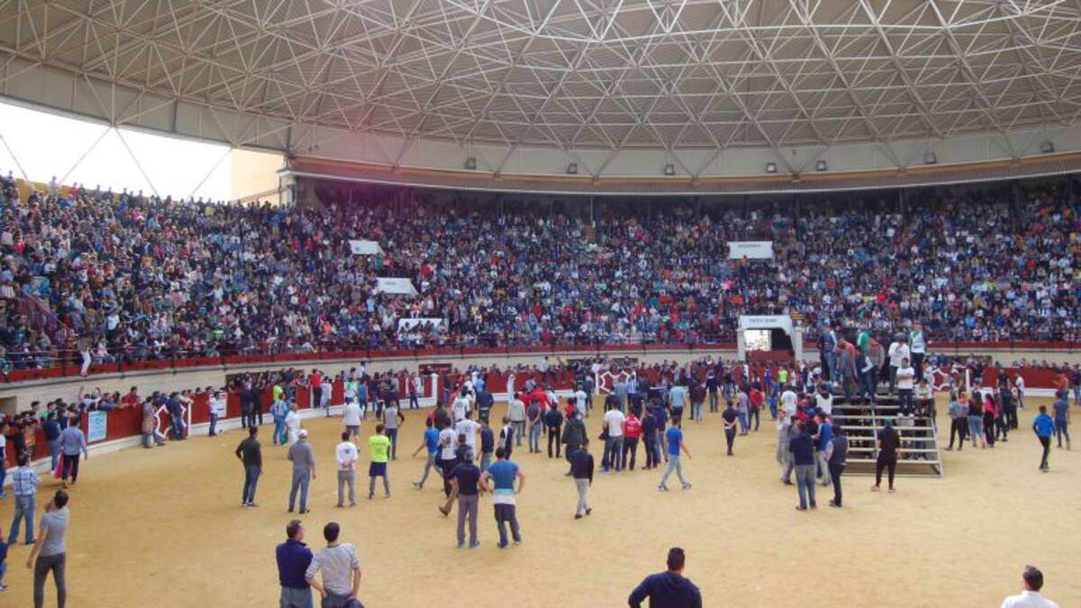 El Ayuntamiento de Los Barrios culminará las obras de la cubierta de la Plaza de Toros