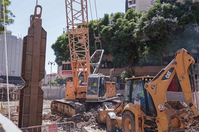 Obras del metro de Málaga en calle Hilera