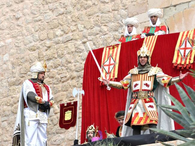 Este próximo domingo, día 19 de noviembre, volverá a representarse el tercer acto de La Rendició en la explanada del Castillo de Petrer.