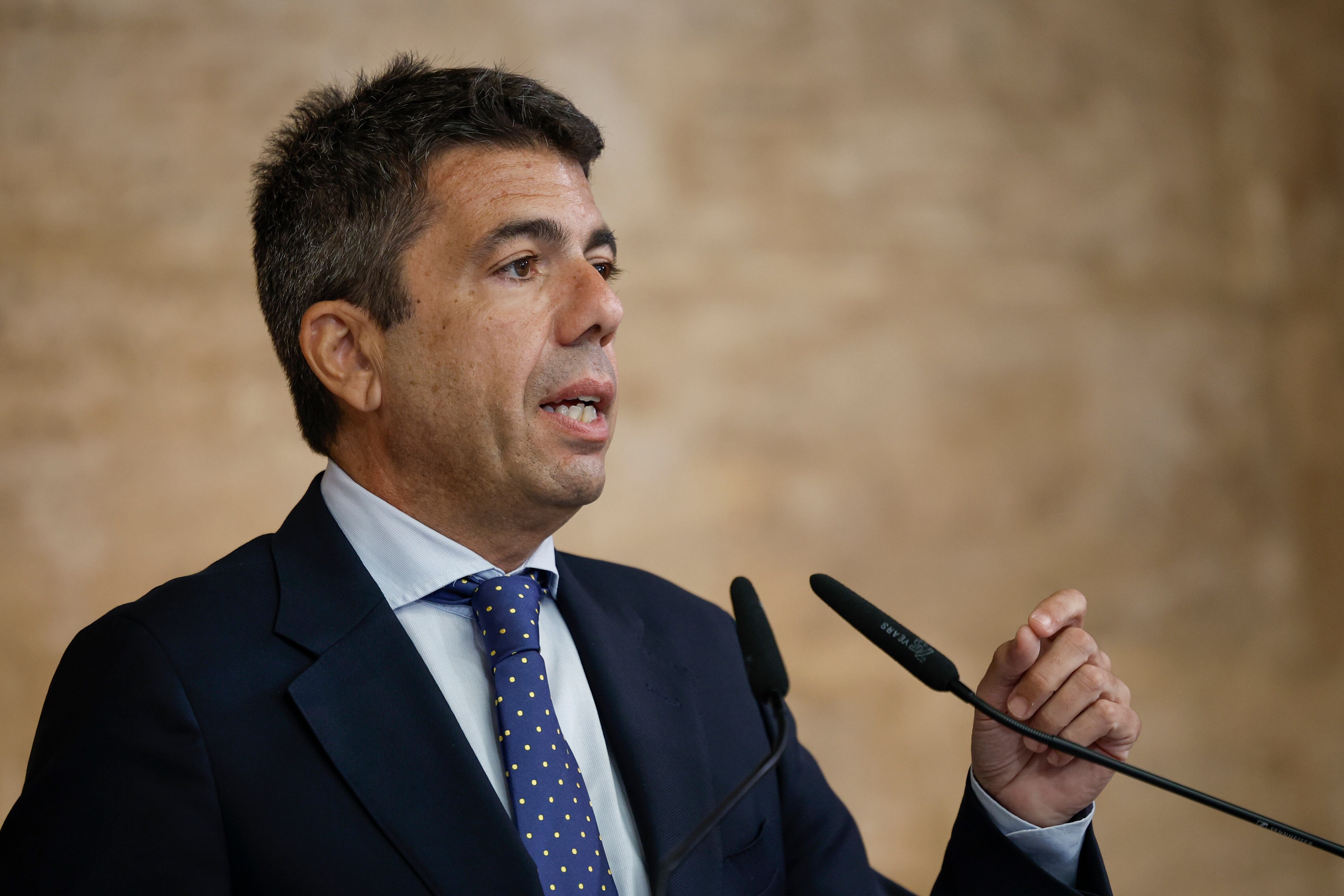 VALENCIA, 14/04/2025.- Archivo - El president de la Generalitat, Carlos Mazón, realiza unas declaraciones en el Palau de la Generalitat