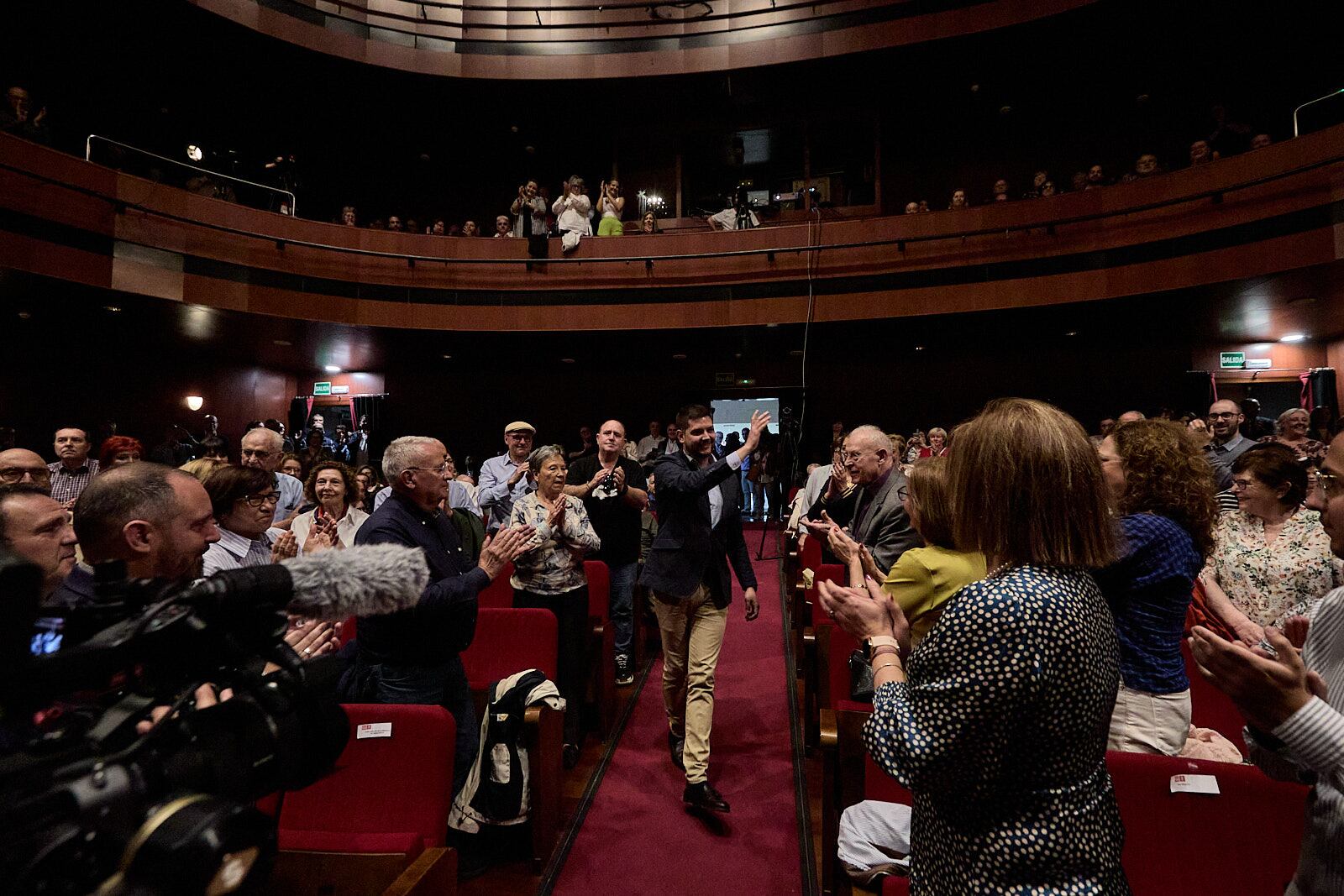José Manuel Prieto, candidato a la alcaldía de Gandia por el PSPV al entrar en el Teatre Serrano en la presentación de su candidatura.