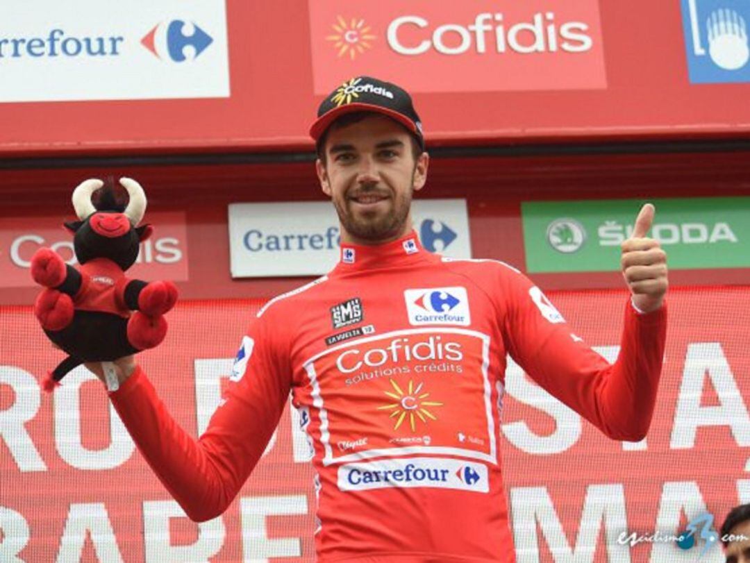 Jesús Herrada con el maillot de líder de la Vuelta a España