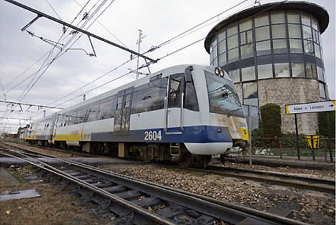 Tren de FEVE en Asturias.