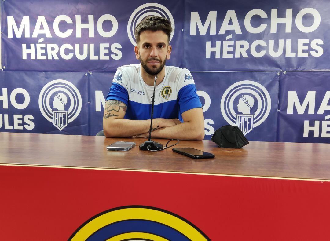 Raúl Ruiz, en la sala de prensa del Rico Pérez