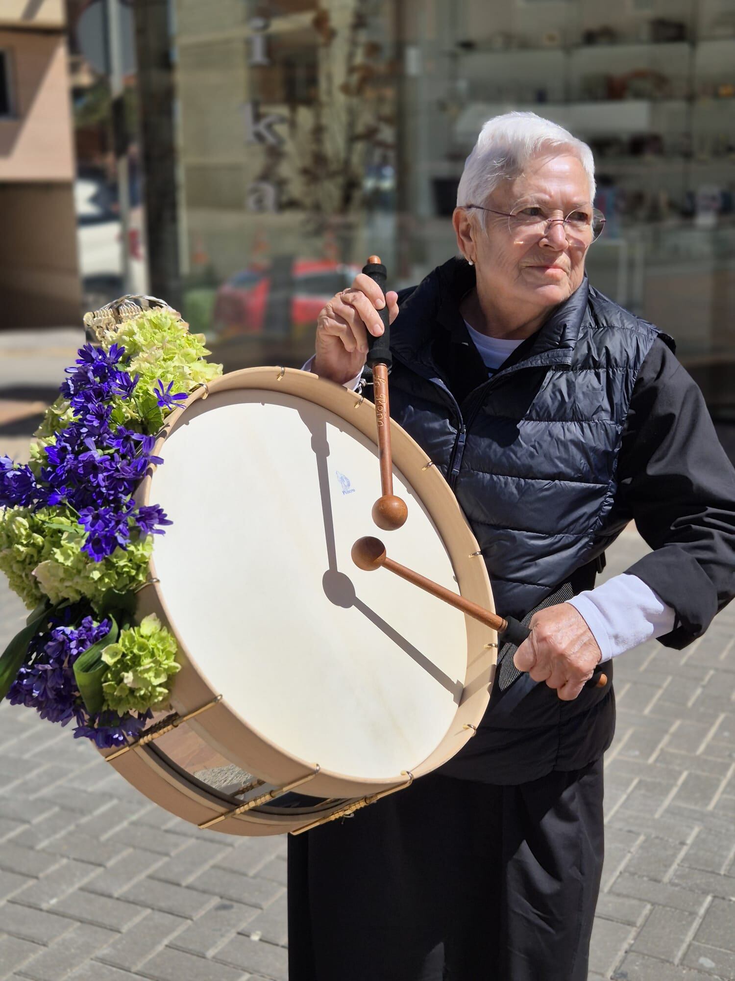 Encarna López, tamborista en Mula