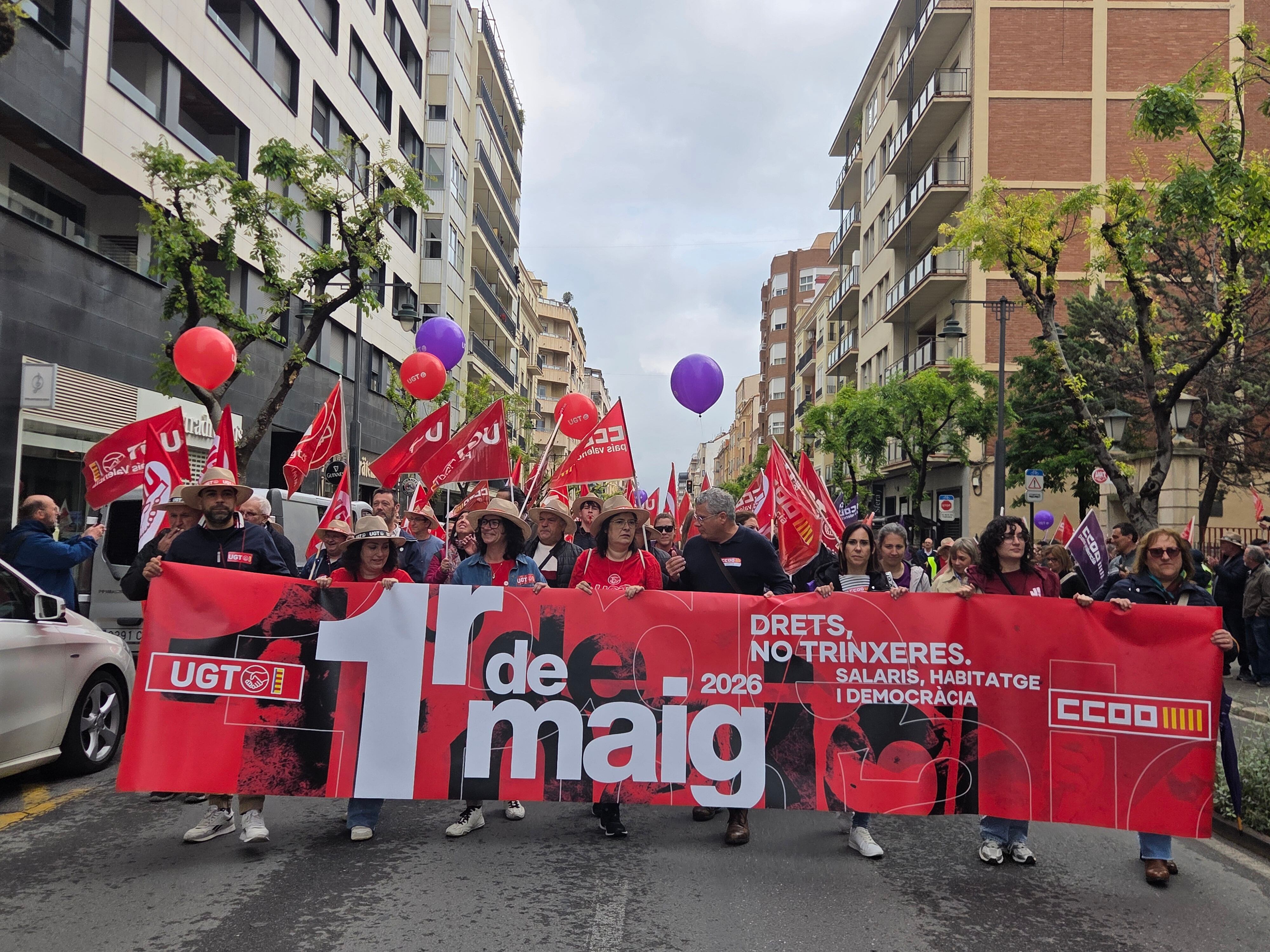 Momento en el que la manifestación parte desde el jardín de los sindicatos