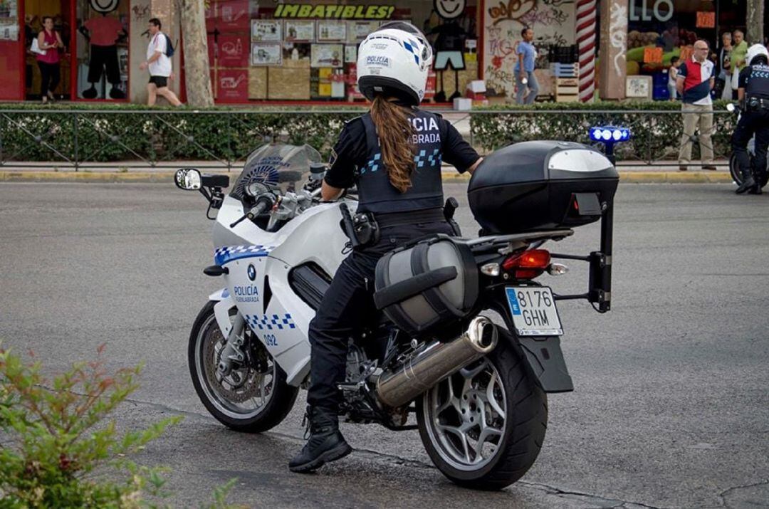 Imagen de archivo de una agente de la Policía Local de Fuenlabrada