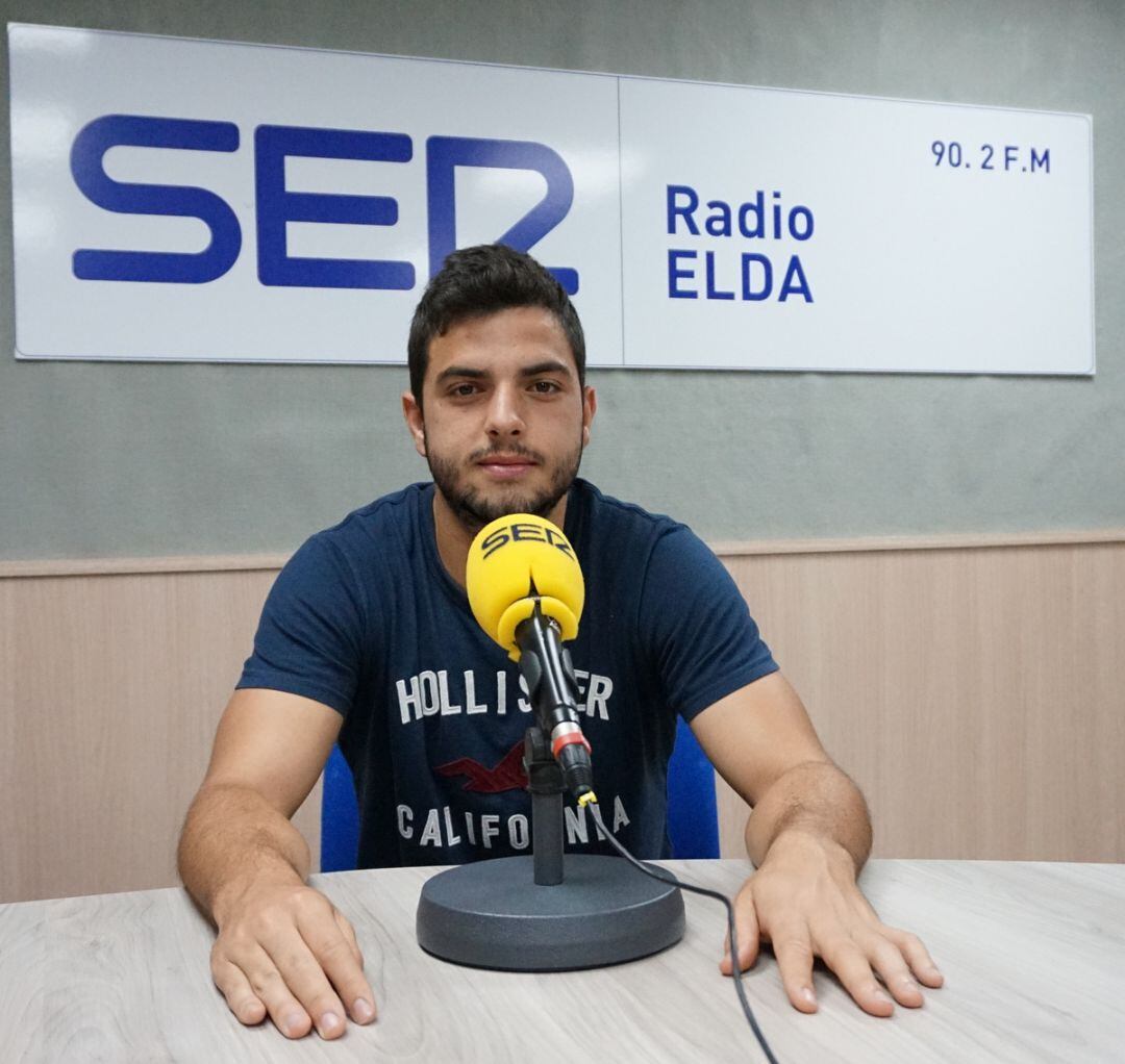 Mario Uclés quiere ganarse un sitio en el Eldense