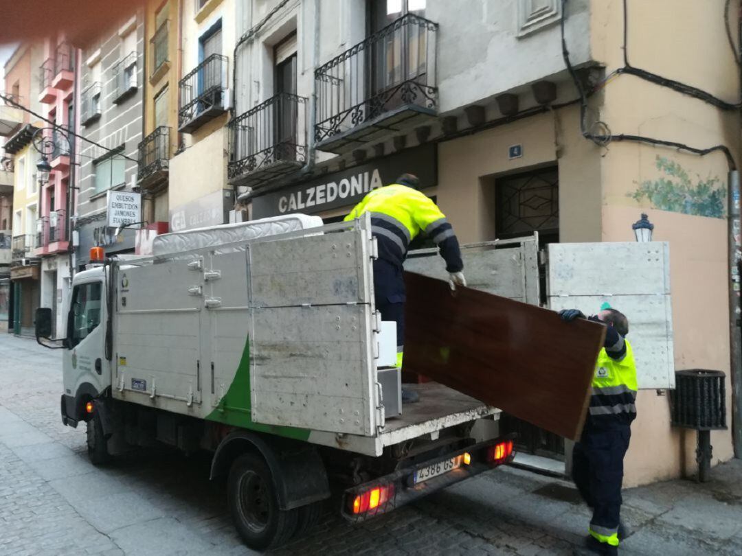 Foto de archivo del servicio de recogida de enseres de URBASER