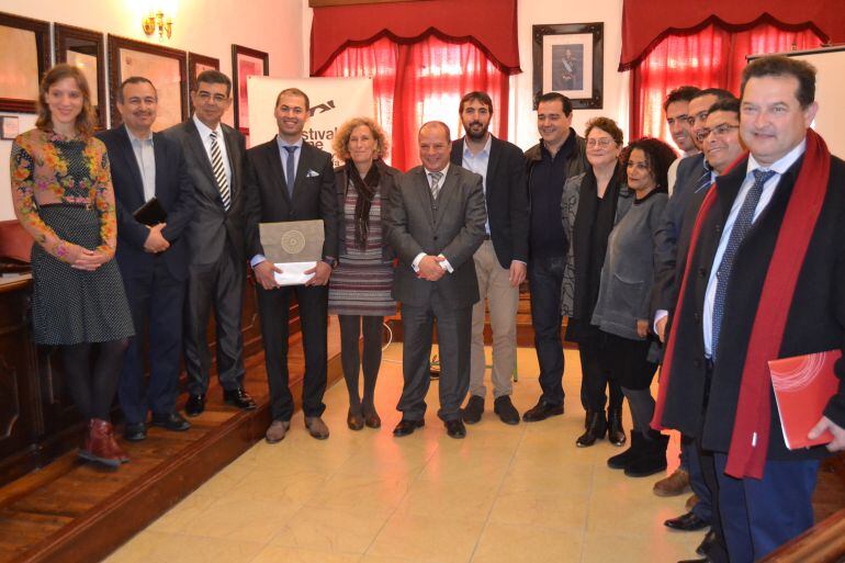 Acto de presentación del Festival de  cine africano.