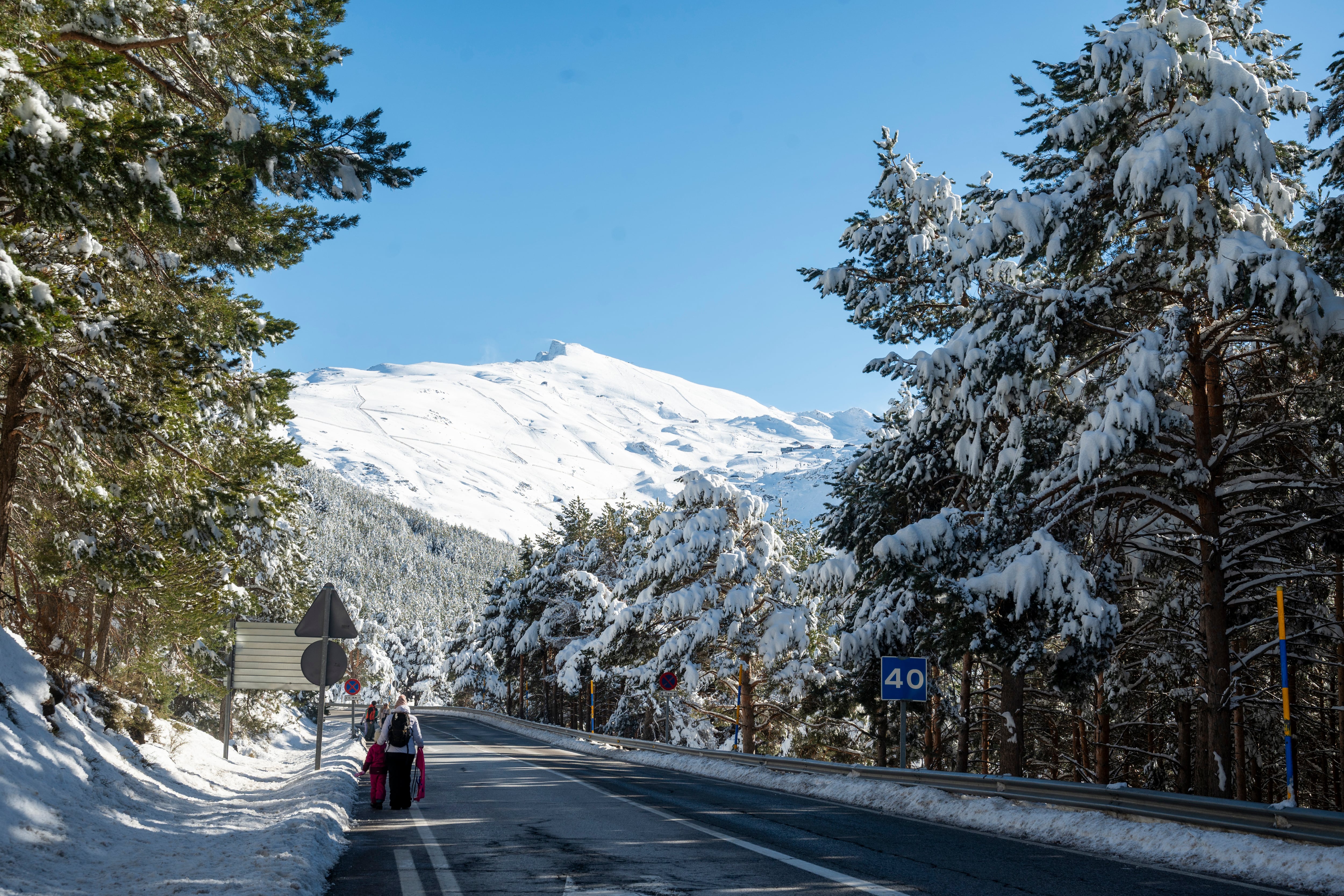 La Agencia Estatal de Meteorología alerta de que la nieve puede afectar a vías de comunicación a las puertas de la festividad de los Reyes Magos.