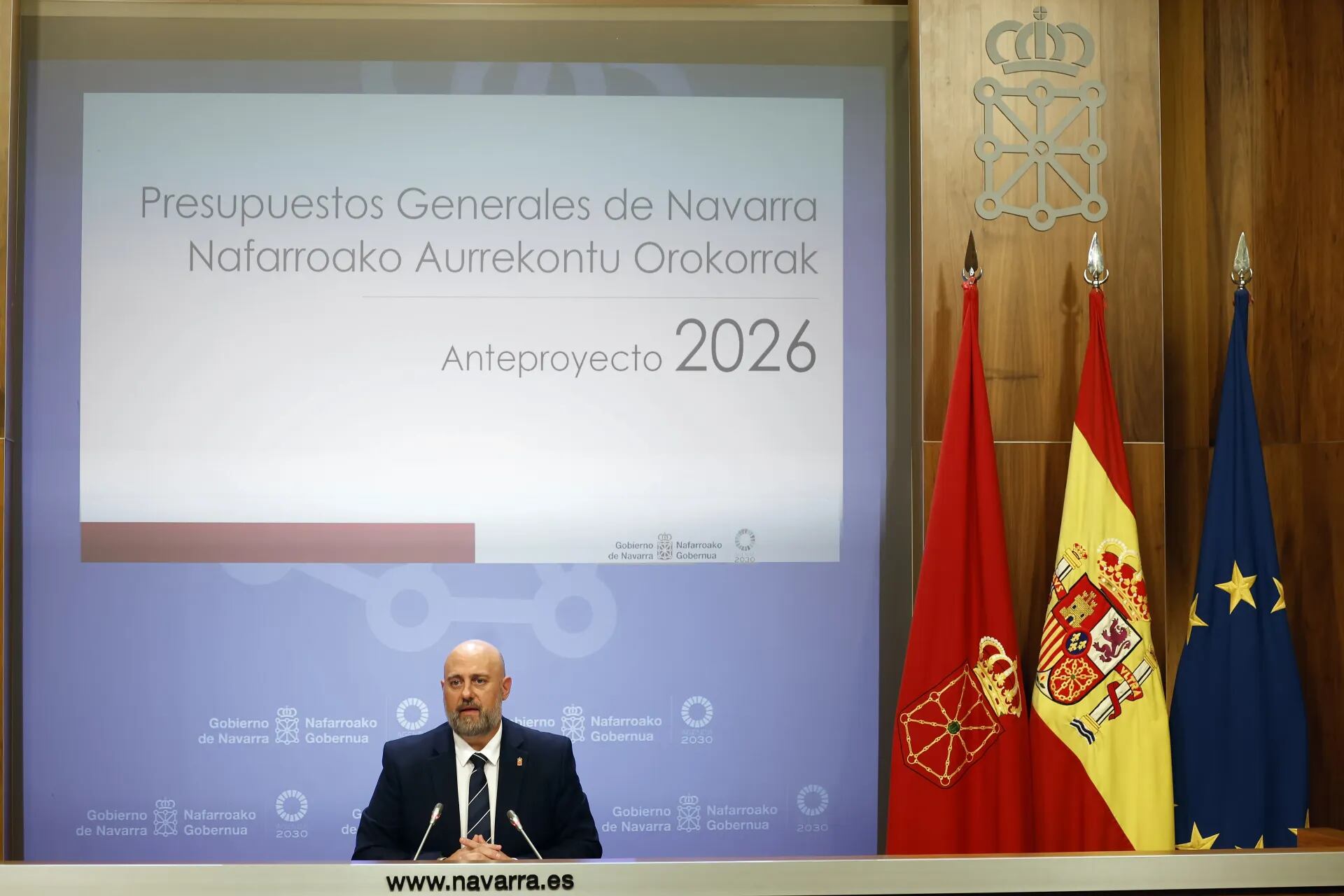 Rueda de prensa del consejero de Hacienda, José Luis Arasti