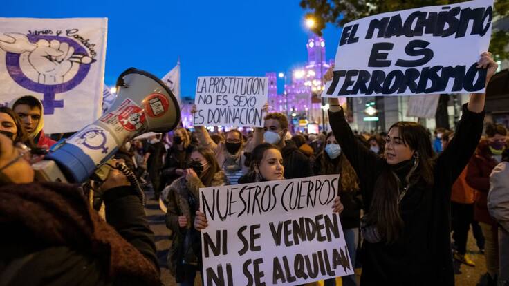 MALTRATADAS Y VIVIENDO EN LA CALLE