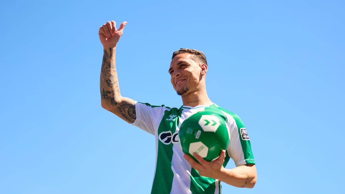 Antony demuestra su amor por el Betis en 'El Larguero': "Si tengo que elegir entre el Sevilla o el United... me vuelvo a Manchester seguro"