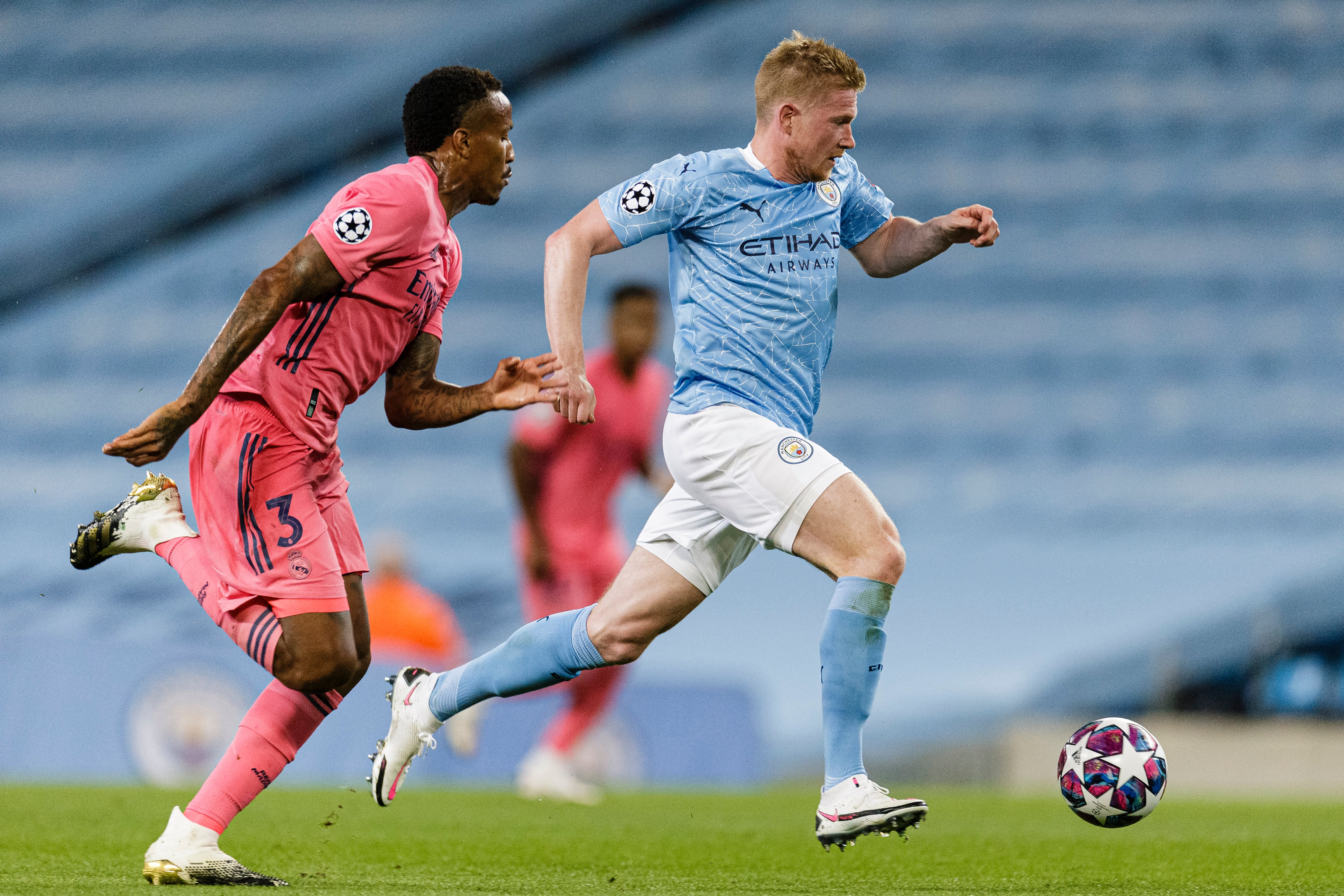 Kevin De Bruyne y Eder Militão en la vuelta de los octavos de final de Champions