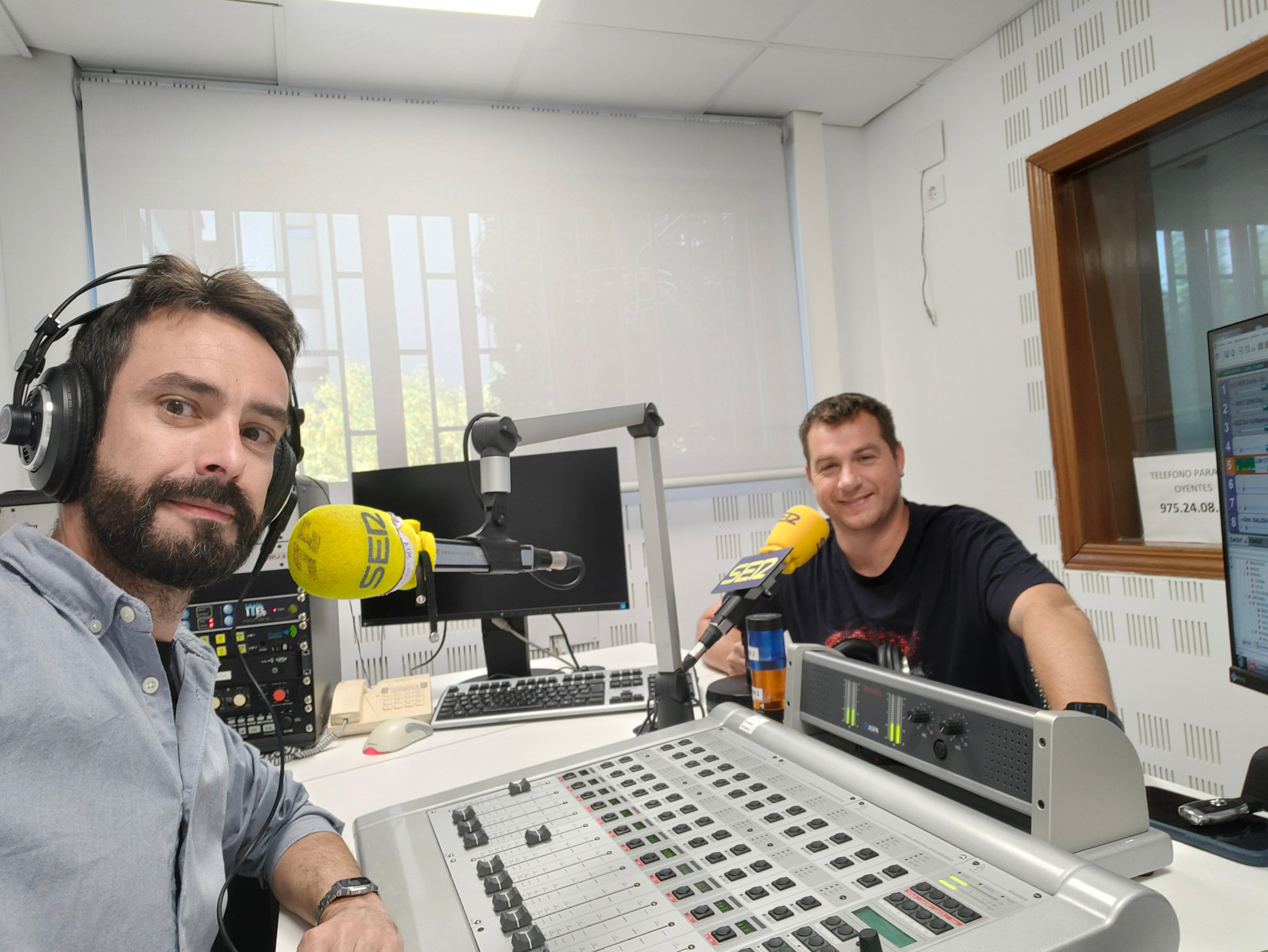 Diego Martínez, entrenador del Numancia, en el estudio de SER Soria.