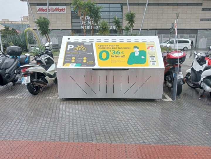 Espacio reservado para las bicicletas en la estación María Zambrano de Málaga