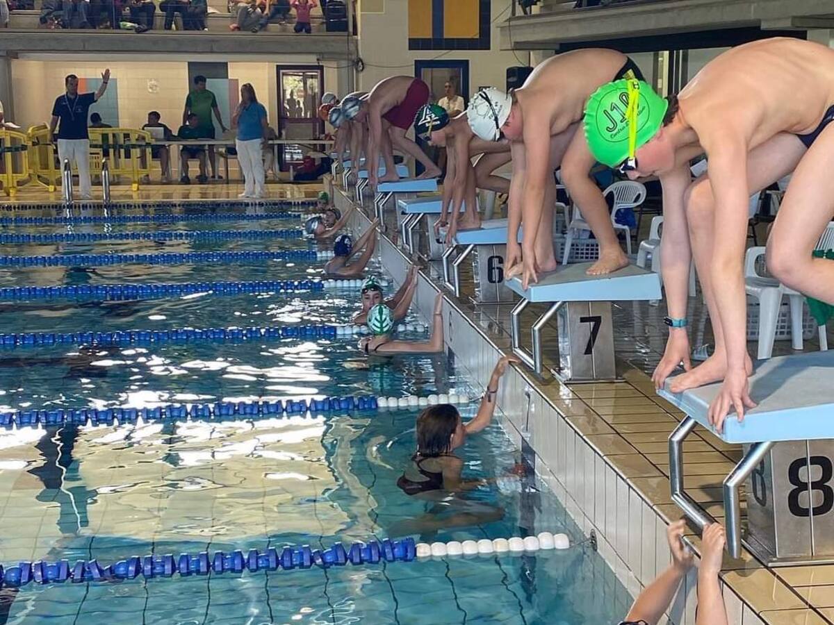 Unos 250 nadadores rindieron el mejor homenaje a Guti