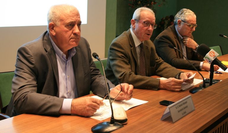 Ramón Mampel, de La Unió, Cristóbal Aguado de AVA y Cirilo Arnandis, de Cooperativas