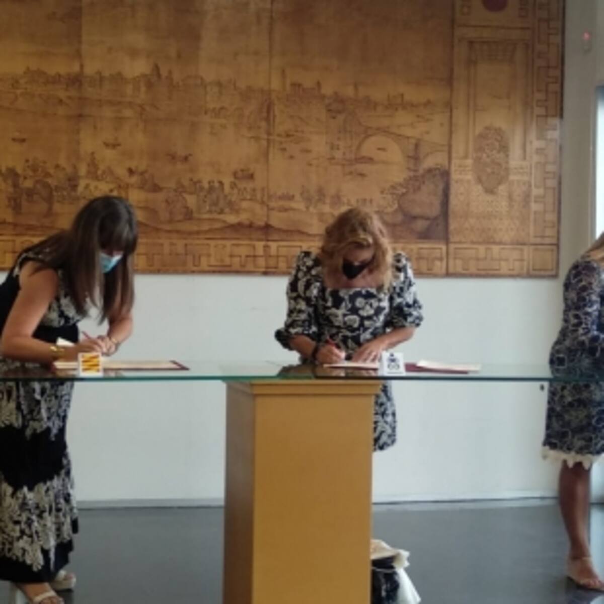 Enfermería y Sanidad firman el convenio que agilizará la dispensación de medicamentos a los aragoneses