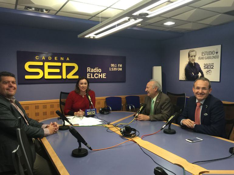 Visita de rotarios a Hoy por Hoy