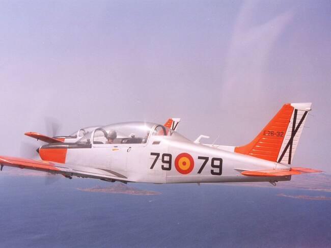 Un avión modelo E-26