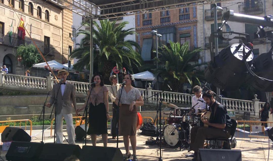 Una de las actuaciones del Teatro de Calle de Cazorla.