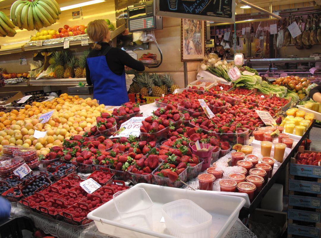 Uno de los puestos del Mercado Central de València en una imagen de archivo.