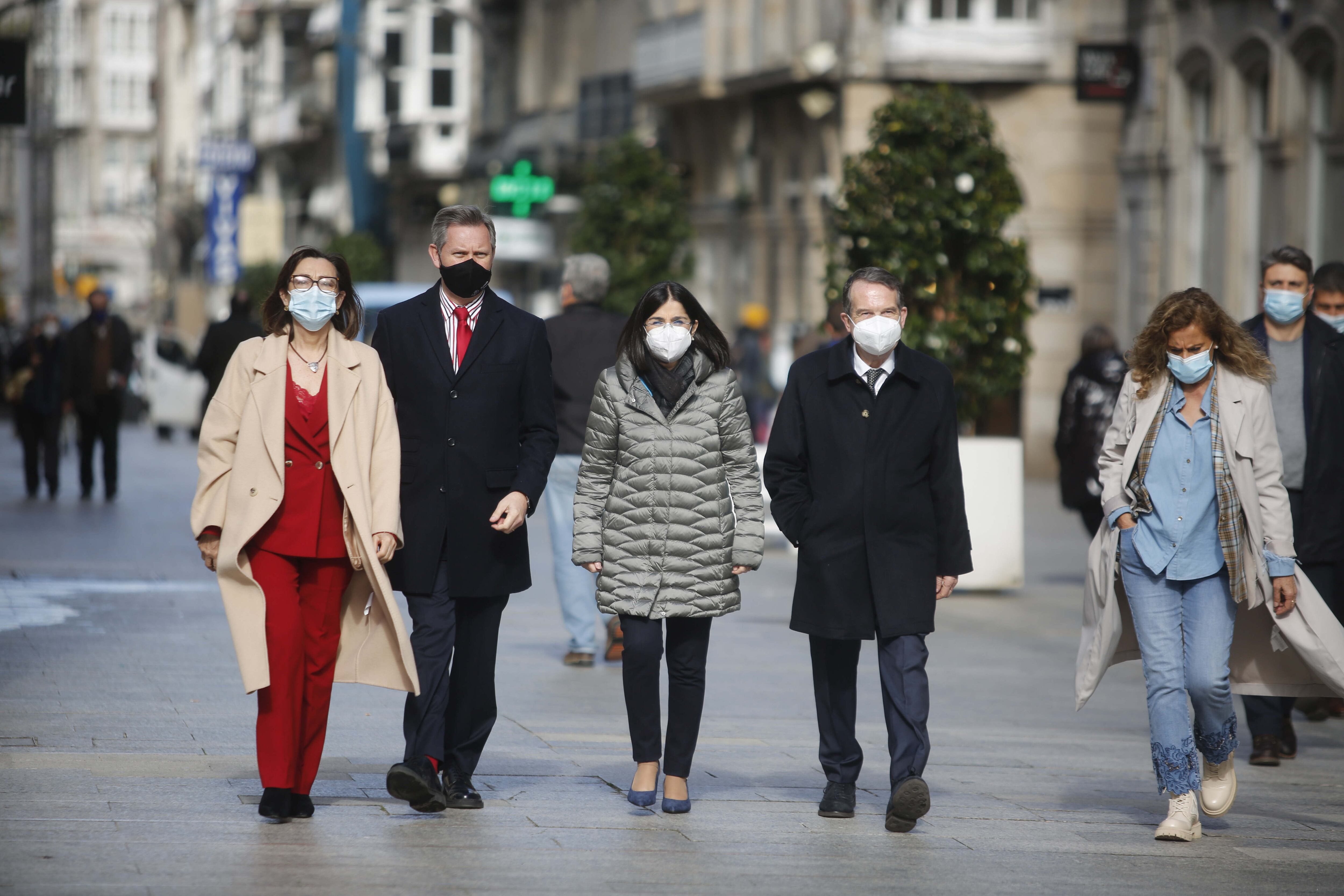 La ministra junto al alcalde de Vigo. Javier Vazquez/Europa Press via Getty Images