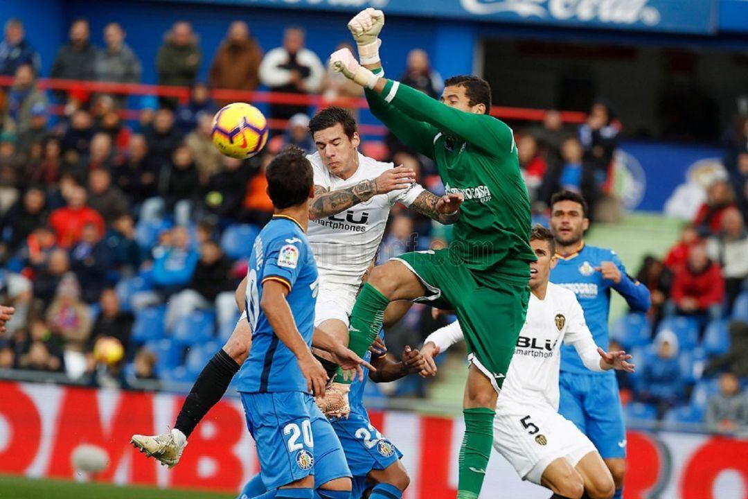 Santi Mina, en el último Getafe-Valencia.