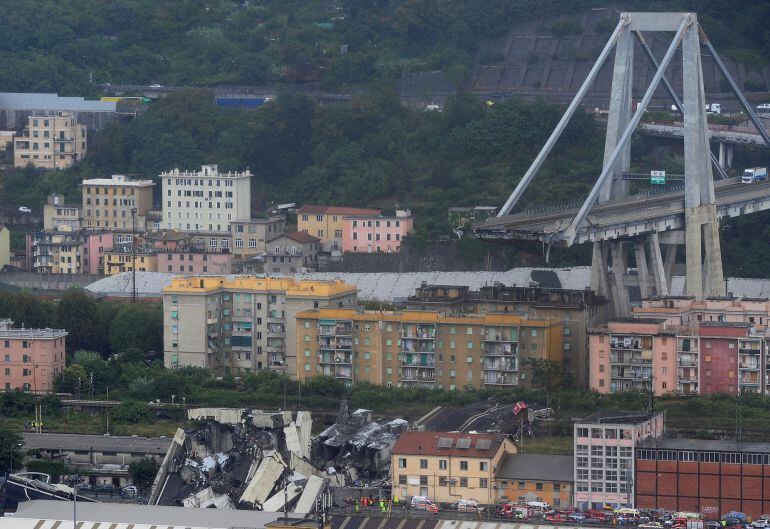 Imagen del viaducto caído. 