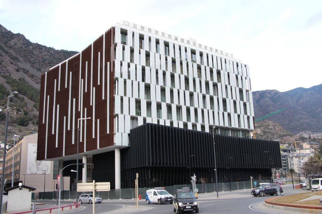 La custòdia del vot judicial continua provocant reaccions