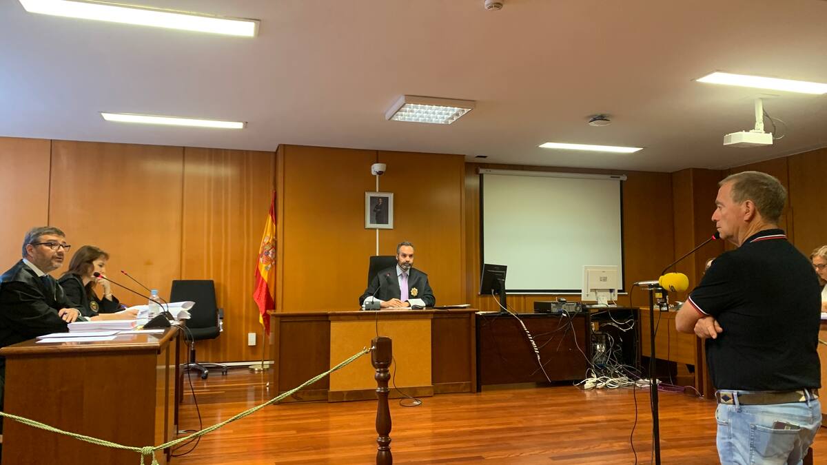 El exalcalde de Benuza rechaza la acusación de acoso laboral por el que una funcionaria le pide cinco años de prisión y casi 180.000 euros de indemnización