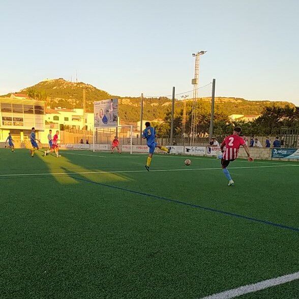 Els de Sant Martí van golejar als joves ciutadellencs.