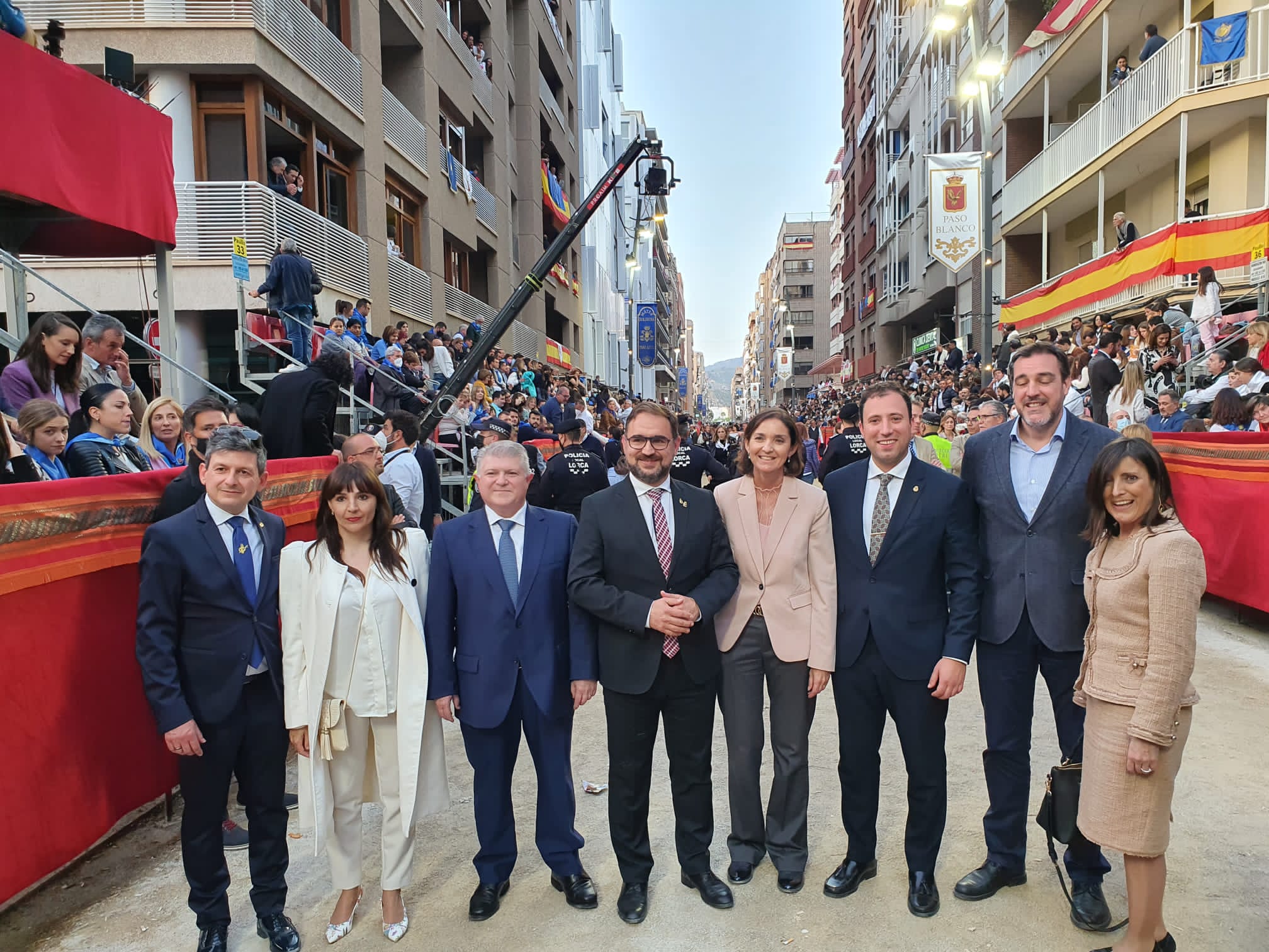 La ministra de Turismo, Reyes Maroto, asiste al desfile Bíblico-Pasional de Lorca