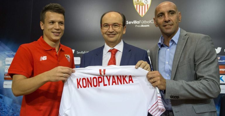 Monchi, en la presentación de Konoplyanka