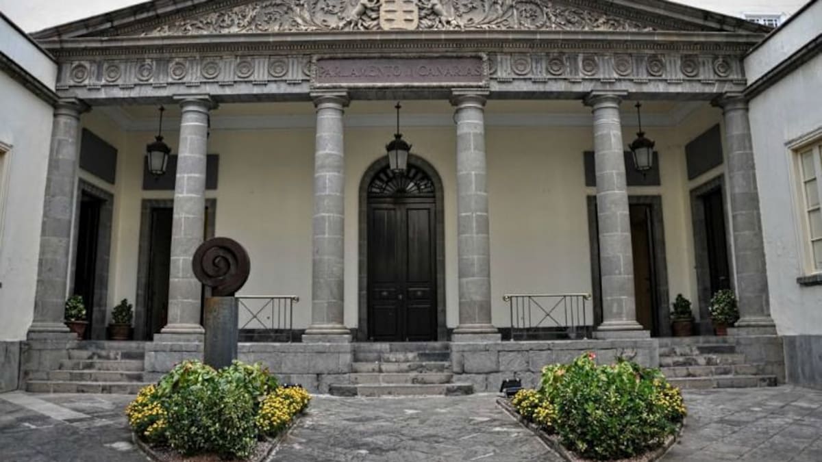 Justin Bieber se cuela en el Parlamento canario