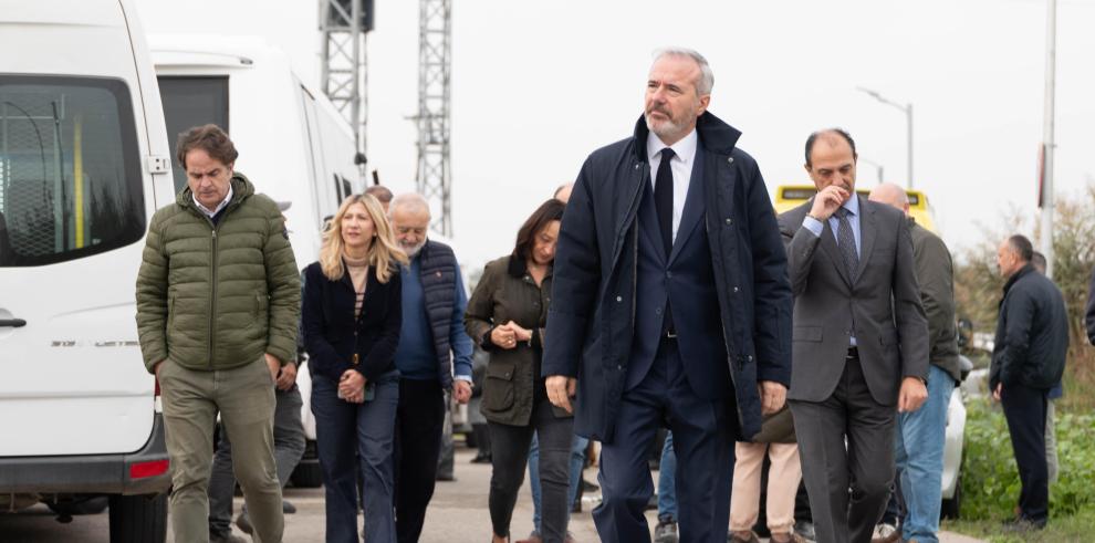 Jorge Azcón y algunos de sus consejeros, en la residencia de Villafranca de Ebro donde han fallecido 10 personas