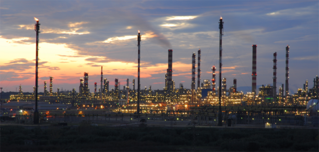 Una imatge del polígon petroquímic de Tarragona