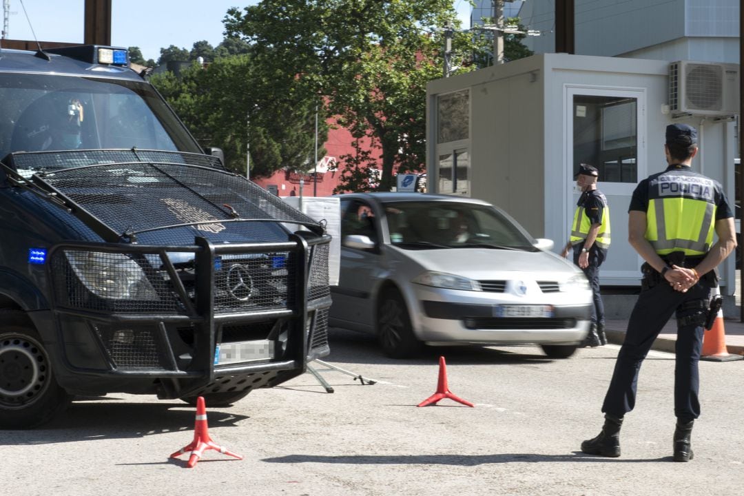 Uno de los controles de la Policía Nacional