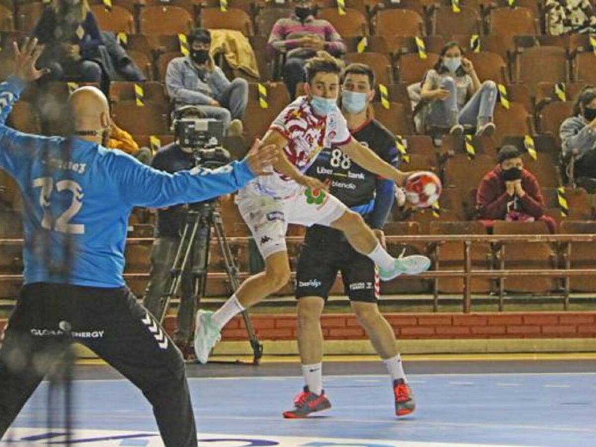 La Junta dicta que entrenamientos y partidos en pabellones sean con mascarilla