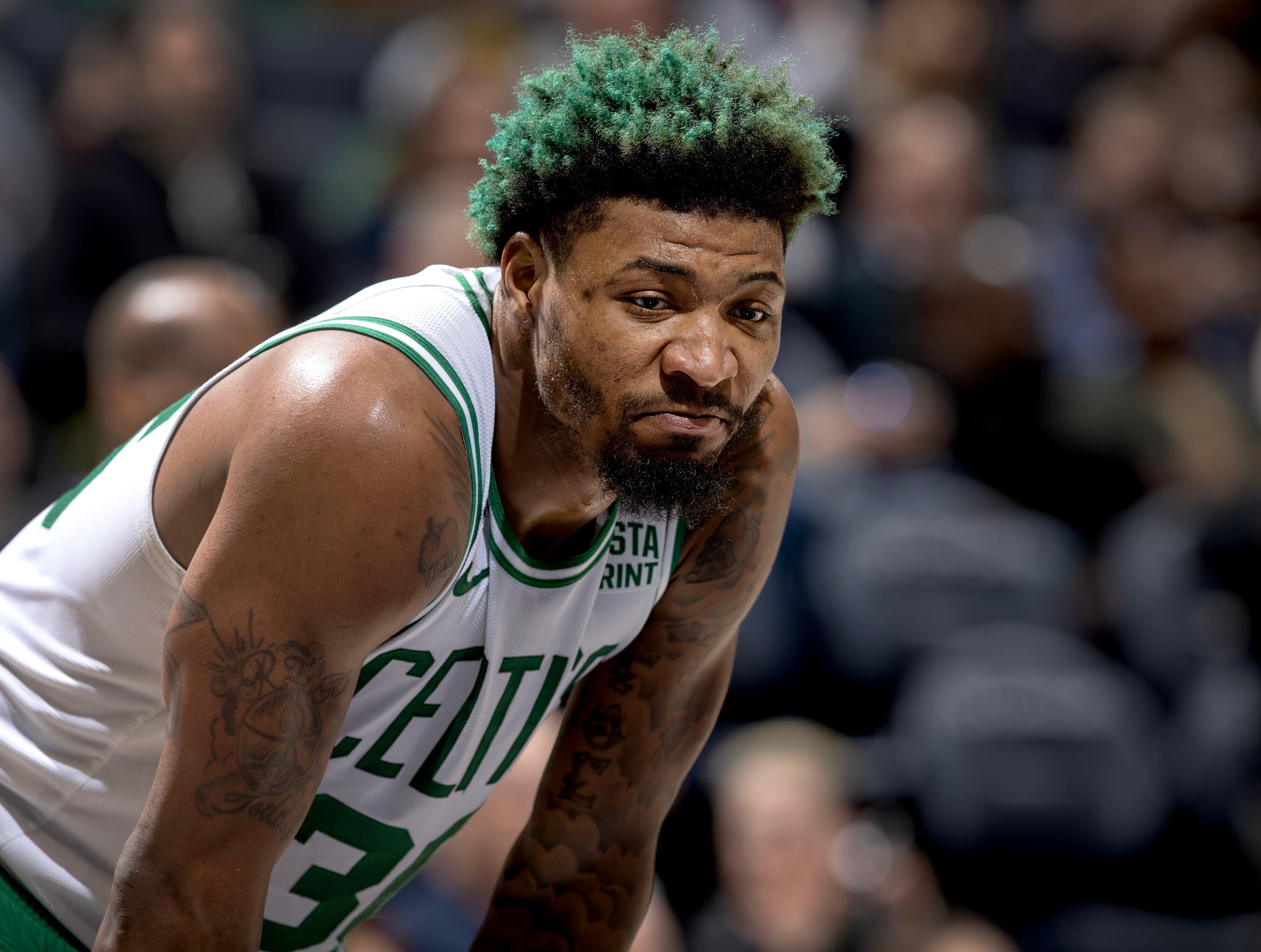 Marcus Smart viste la camiseta de Boston Celtics en 2023